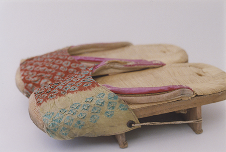 石内都《ひろしま #145 donor: Sachiko, M.》2025年 発色現像方式印画 作家蔵 ©Ishiuchi Miyako, courtesy of The Third Gallery Aya 石内都《ひろしま #145 donor: Sachiko, M.》2025年 発色現像方式印画 作家蔵 ©Ishiuchi Miyako, courtesy of The Third Gallery Aya